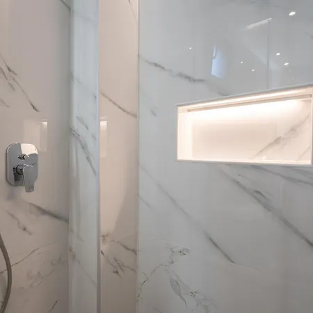 Le Fleur Apartment